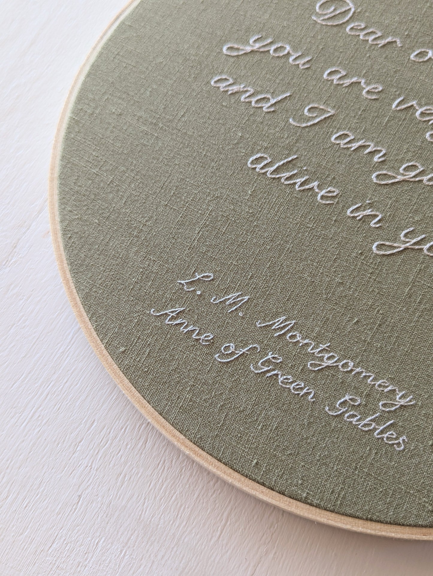 Quote Hoop 10" - L.M. Montgomery {I}