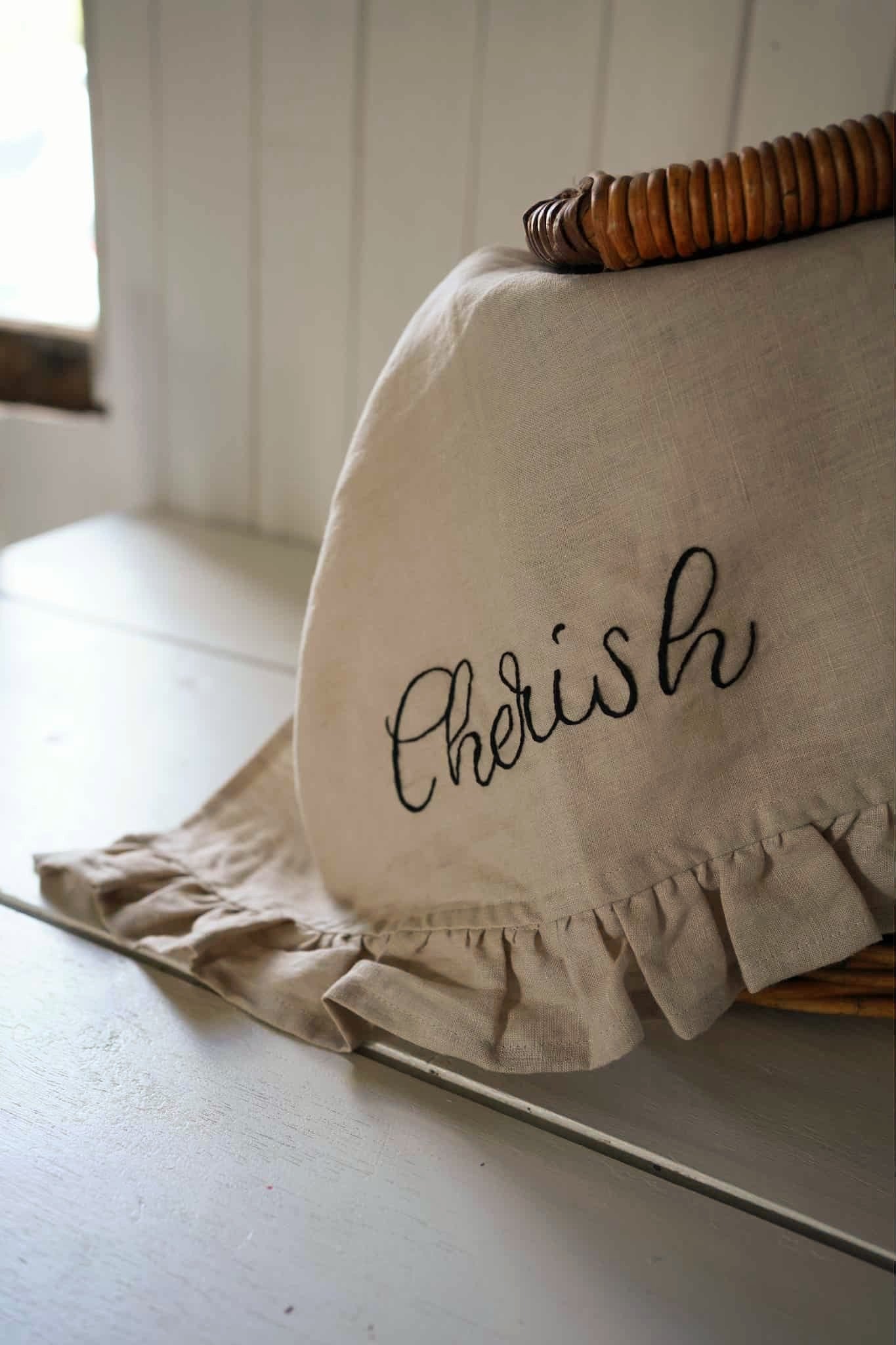 Natural Ruffle T-Towel: Cherish
