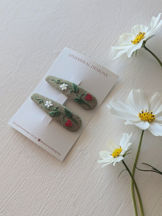 Strawberry sprig Clips